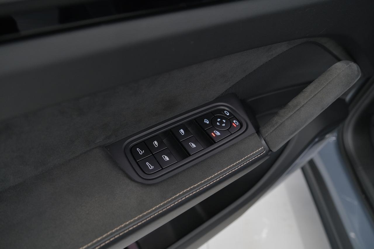 2023 Porsche Cayenne Coupe Turbo GT Miami FL