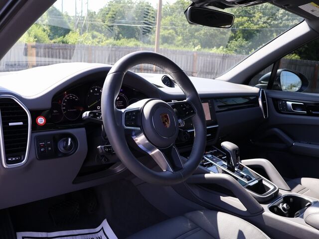 2023 Porsche Cayenne E-Hybrid  Oshkosh WI