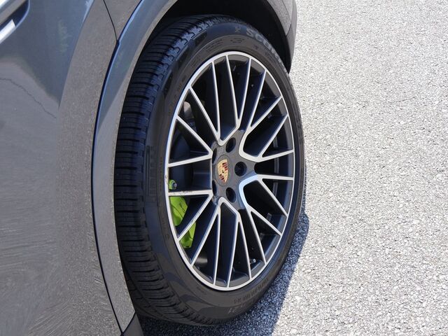 2023 Porsche Cayenne E-Hybrid  Oshkosh WI