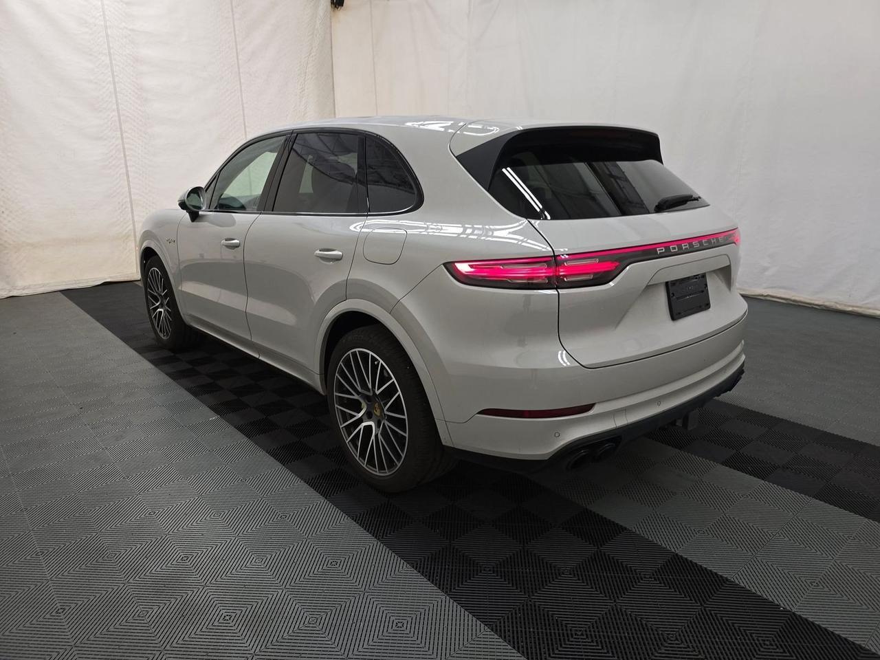 2023 Porsche Cayenne E-Hybrid Adaptive Suspension Ventilated Seats Portland OR