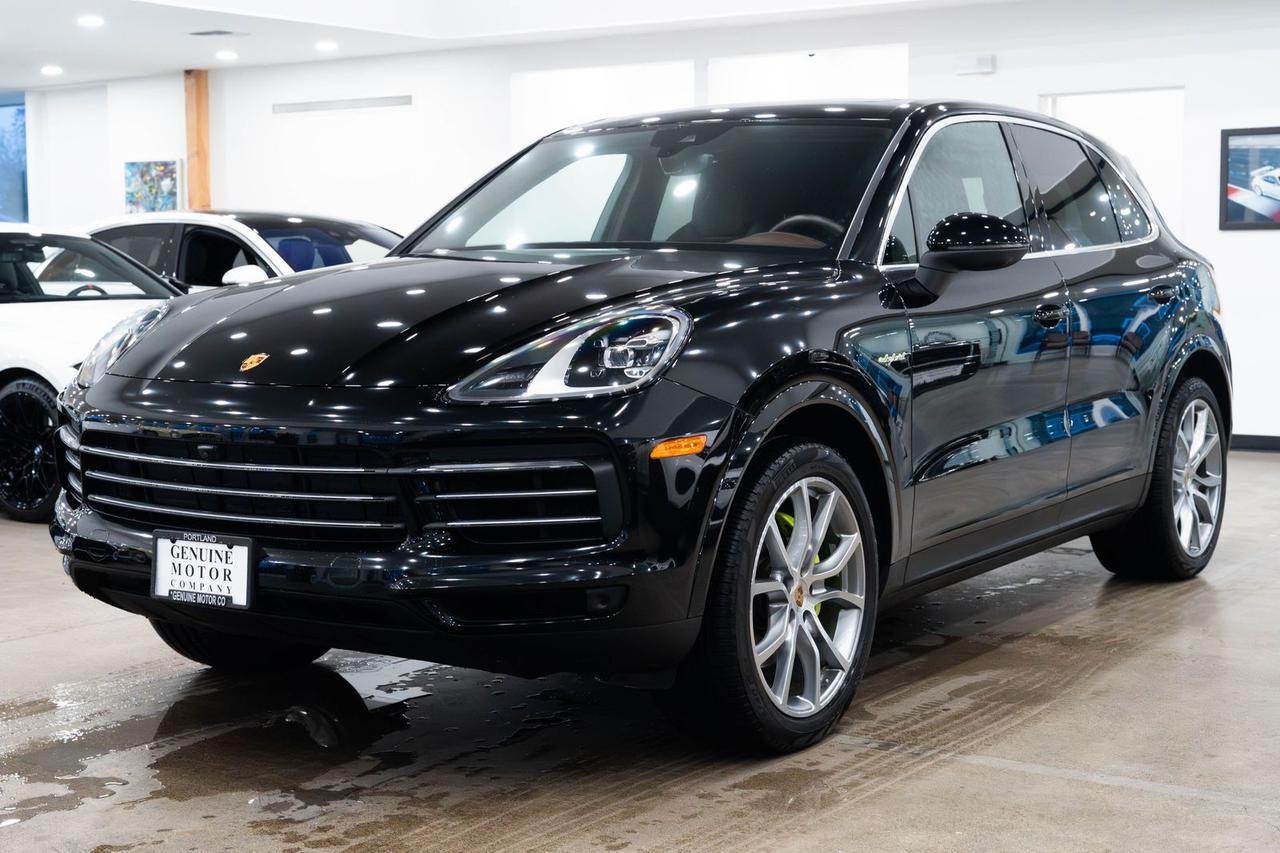 2023 Porsche Cayenne E-Hybrid Base
