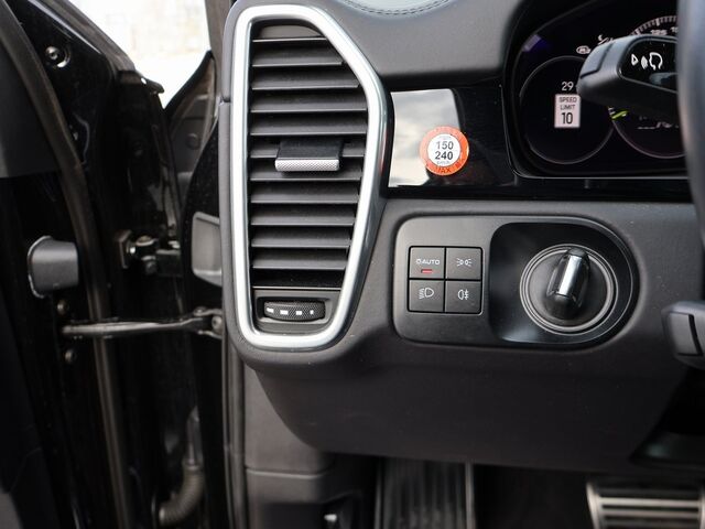 2023 Porsche Cayenne E-Hybrid Coupe Turbo S Oshkosh WI