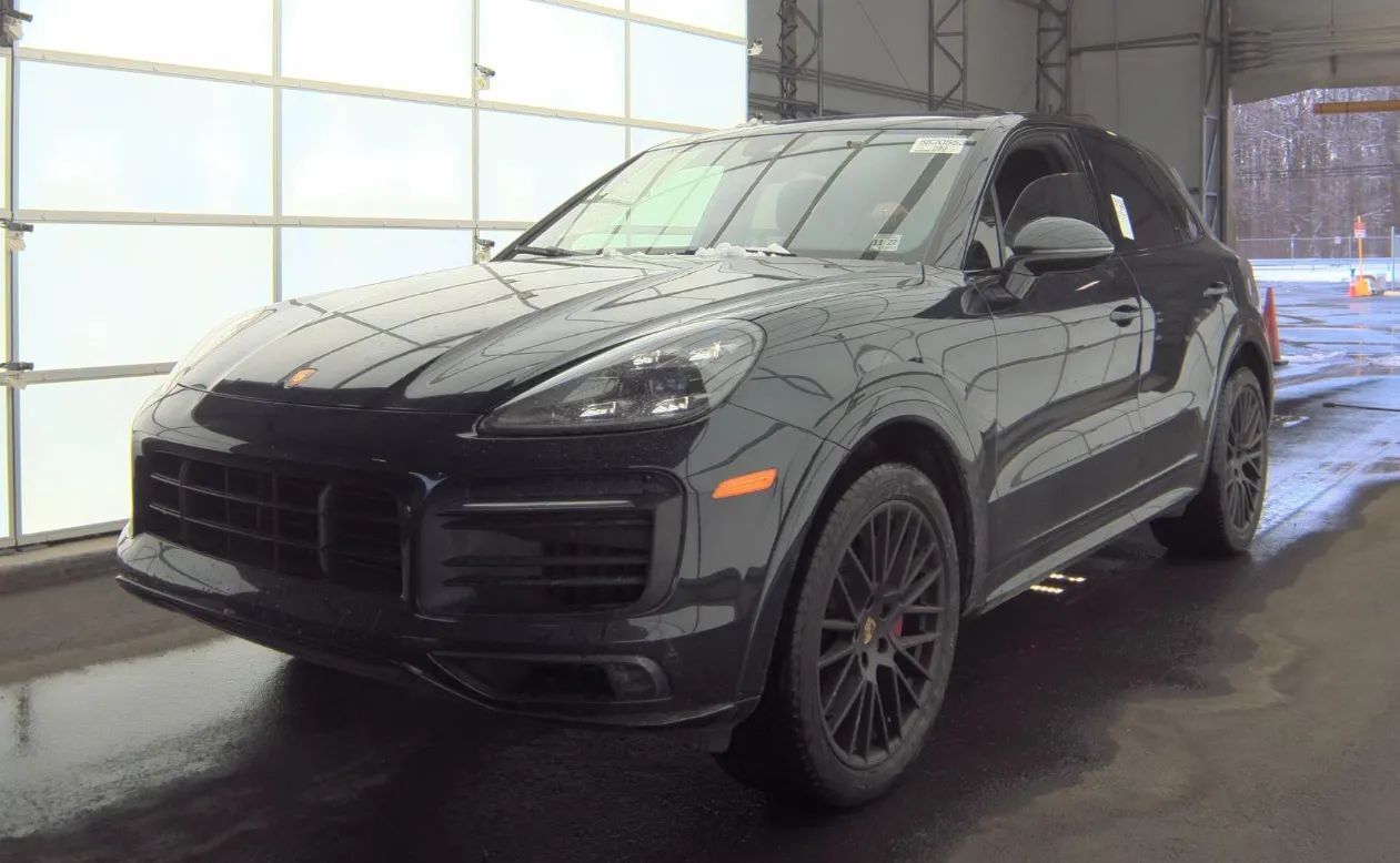 2023 Porsche Cayenne GTS Sport Utility 4D