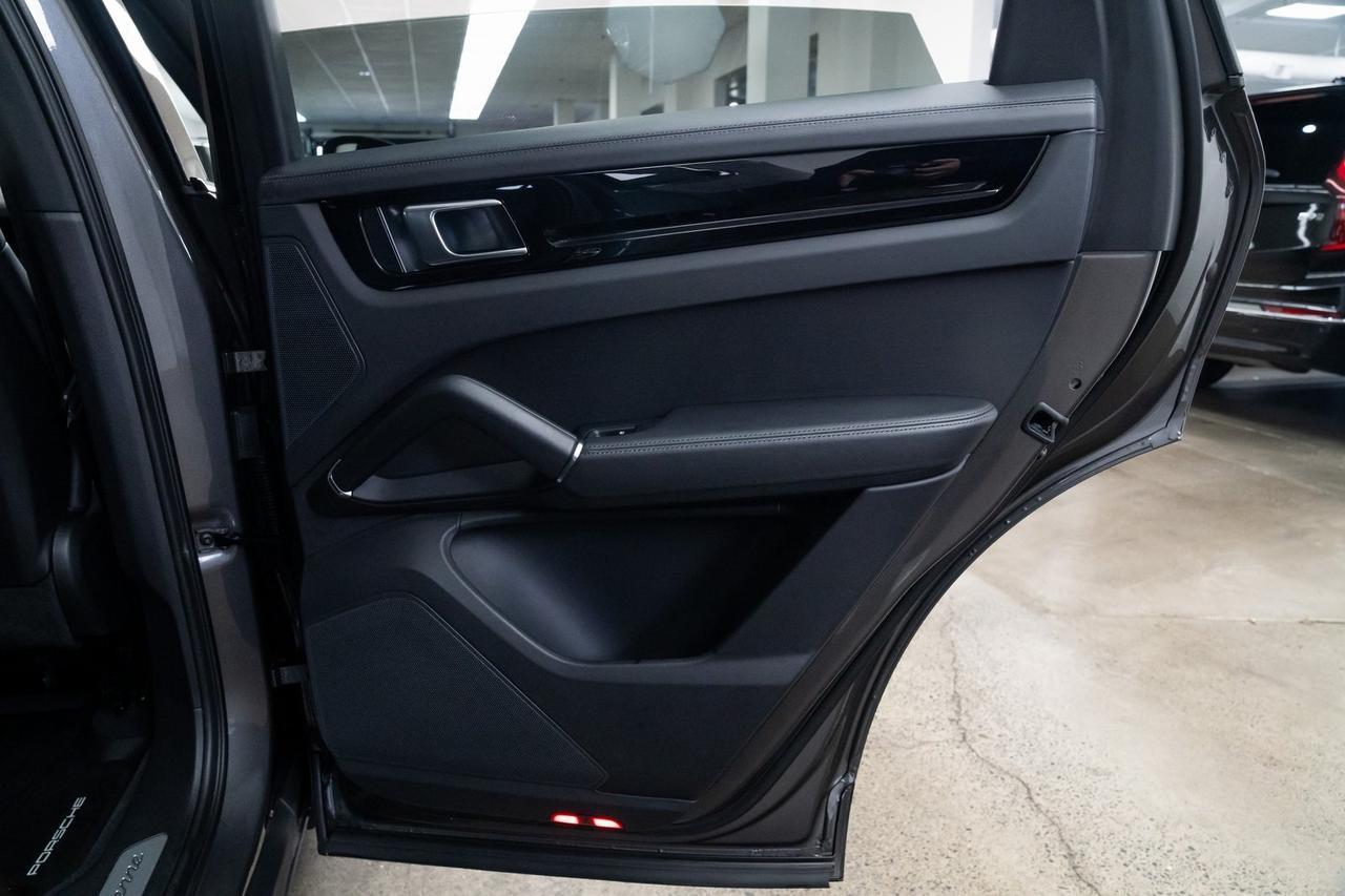2023 Porsche Cayenne Heated Seats Premium Package Portland OR