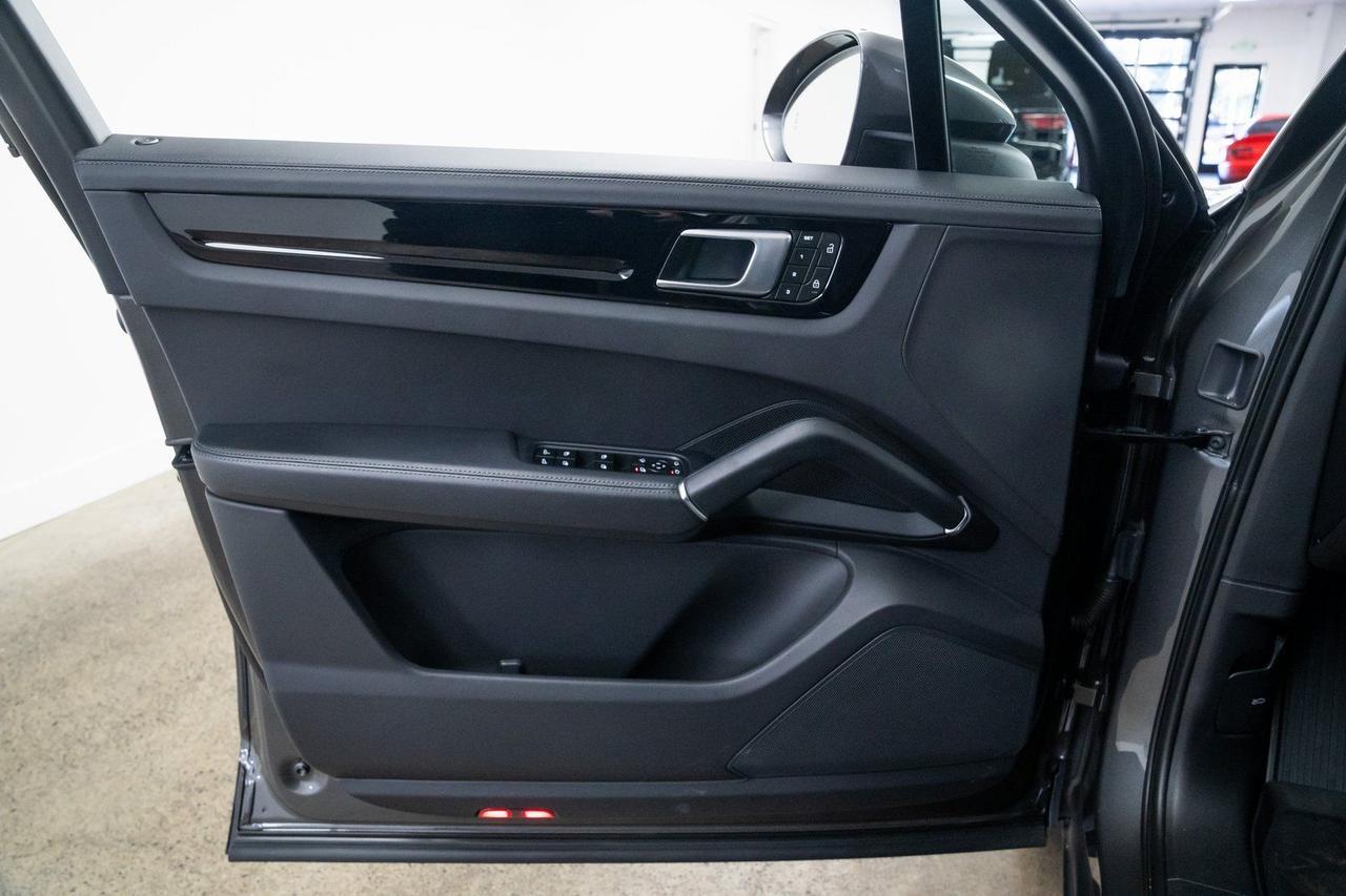 2023 Porsche Cayenne Heated Seats Premium Package Portland OR