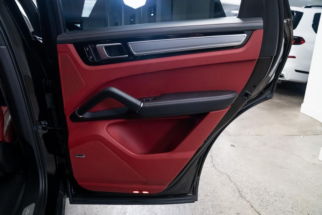 2023 Porsche Cayenne Platinum Edition 1 Owner Vented Seats Premium Package Portland OR