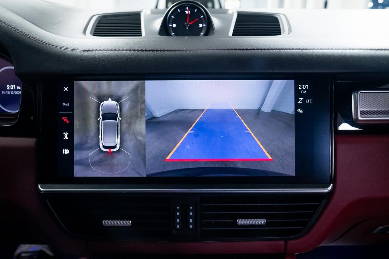 2023 Porsche Cayenne Platinum Edition 1 Owner Vented Seats Premium Package Portland OR