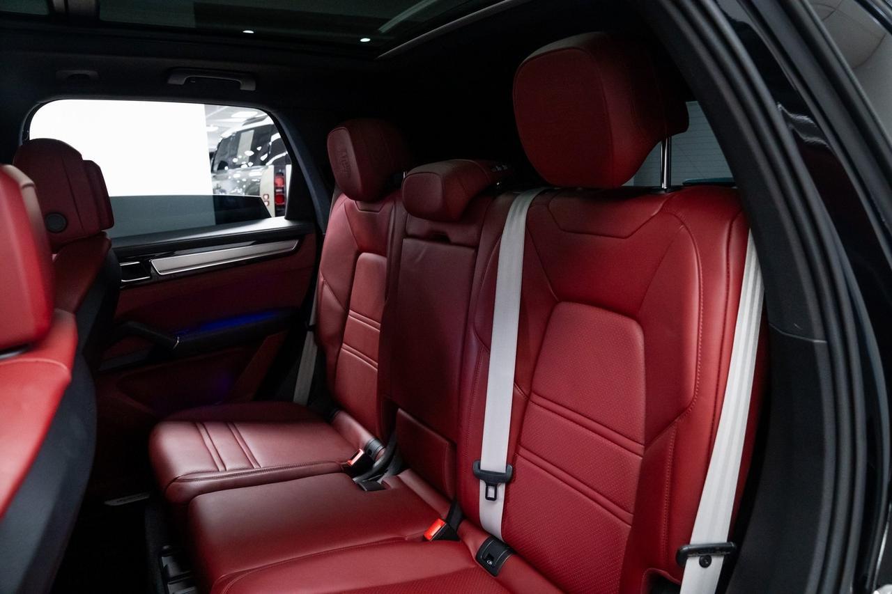 2023 Porsche Cayenne Platinum Edition 1 Owner Vented Seats Premium Package Portland OR