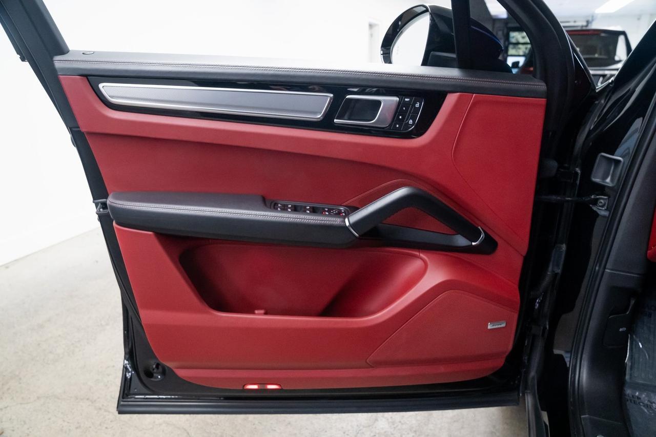 2023 Porsche Cayenne Platinum Edition 1 Owner Vented Seats Premium Package Portland OR