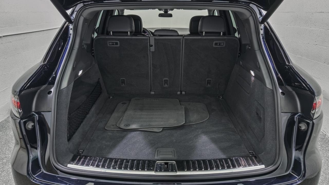 2023 Porsche Cayenne Platinum Edition AWD Tallmadge OH