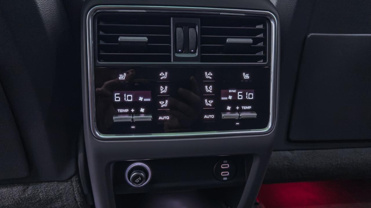 2023 Porsche Cayenne Platinum Edition AWD Tallmadge OH