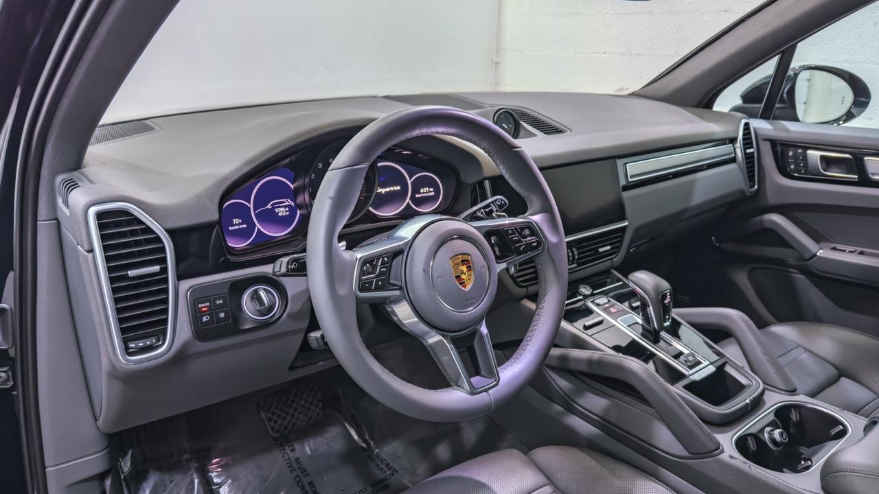 2023 Porsche Cayenne Platinum Edition AWD Tallmadge OH