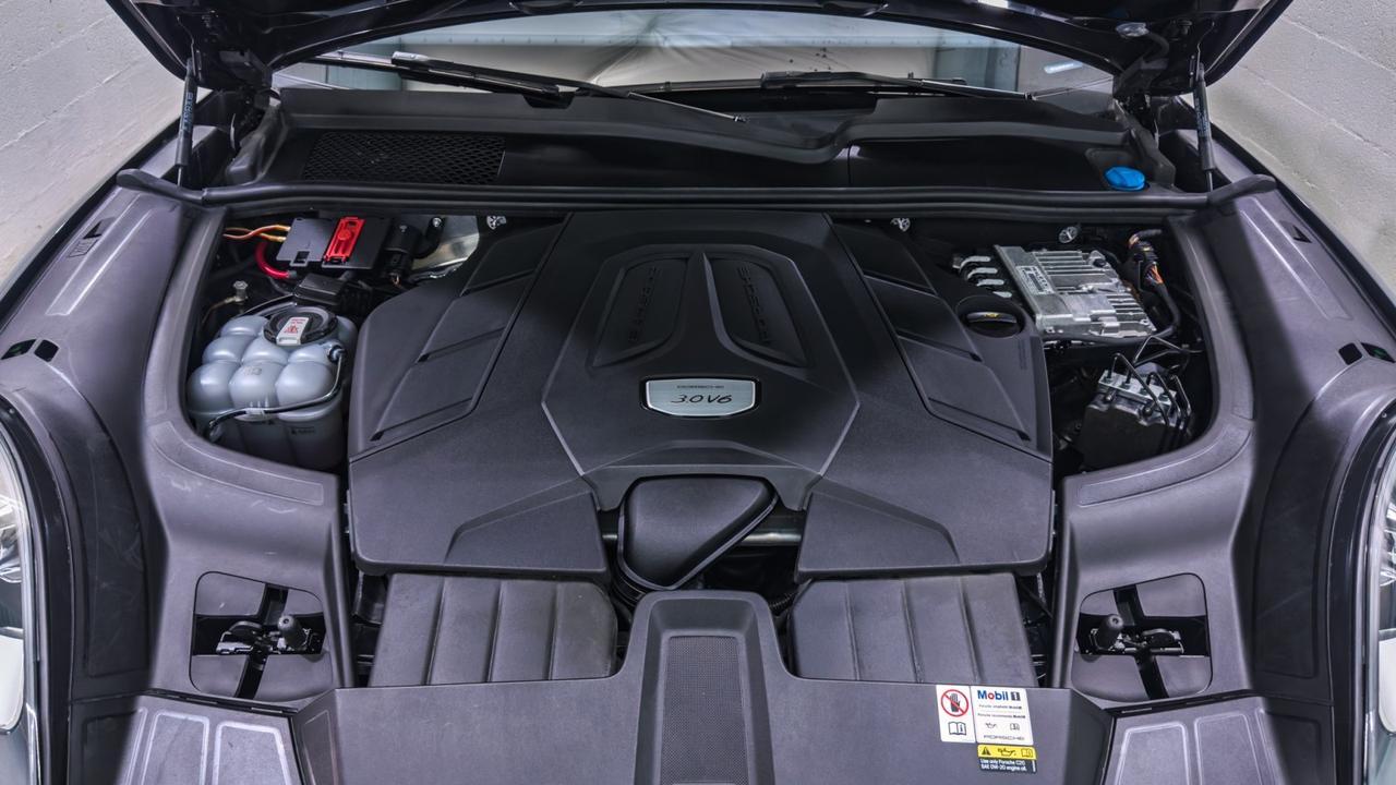 2023 Porsche Cayenne Platinum Edition AWD Tallmadge OH