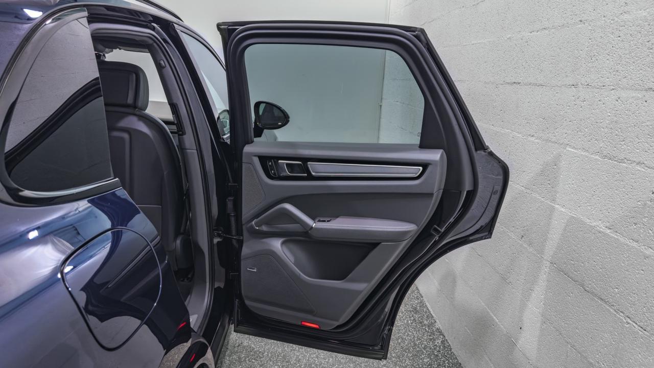 2023 Porsche Cayenne Platinum Edition AWD Tallmadge OH