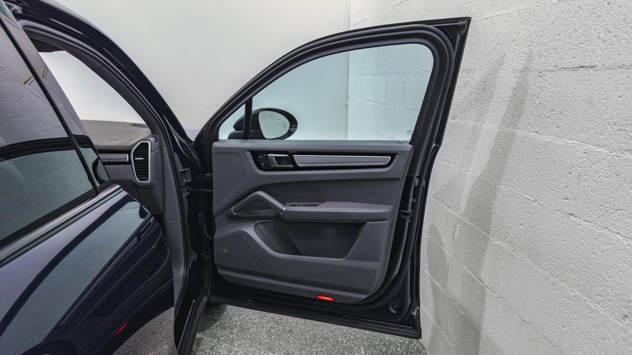 2023 Porsche Cayenne Platinum Edition AWD Tallmadge OH