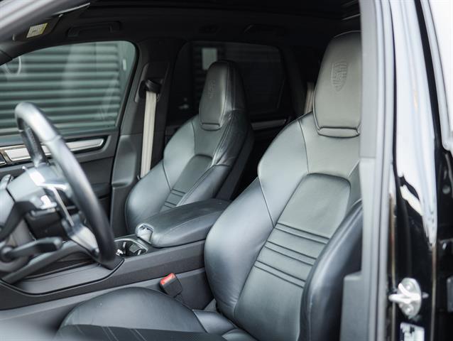 2023 Porsche Cayenne Platinum Edition Bakersfield CA