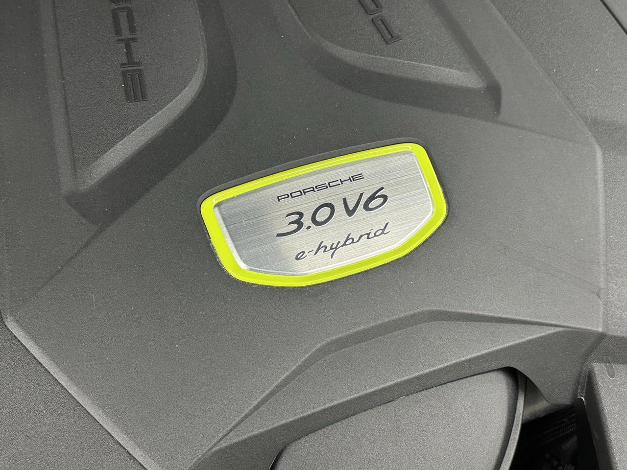 2023 Porsche Cayenne Platinum Edition E-Hybrid Newark DE