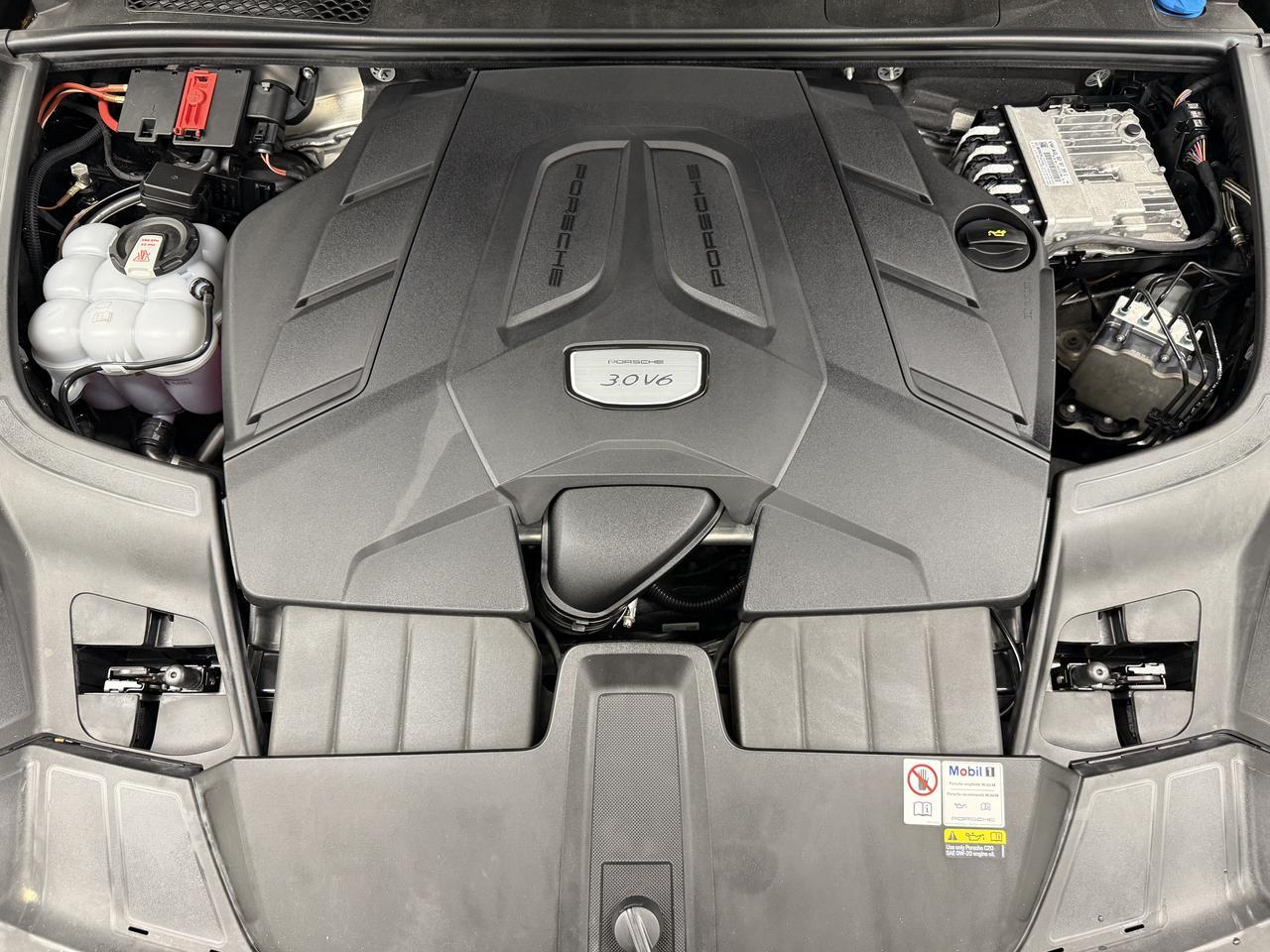 2023 Porsche Cayenne Platinum Edition Newark DE