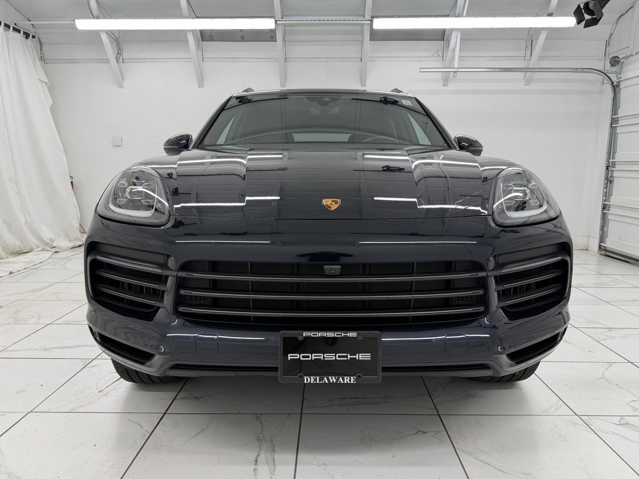 2023 Porsche Cayenne Platinum Edition photo 4