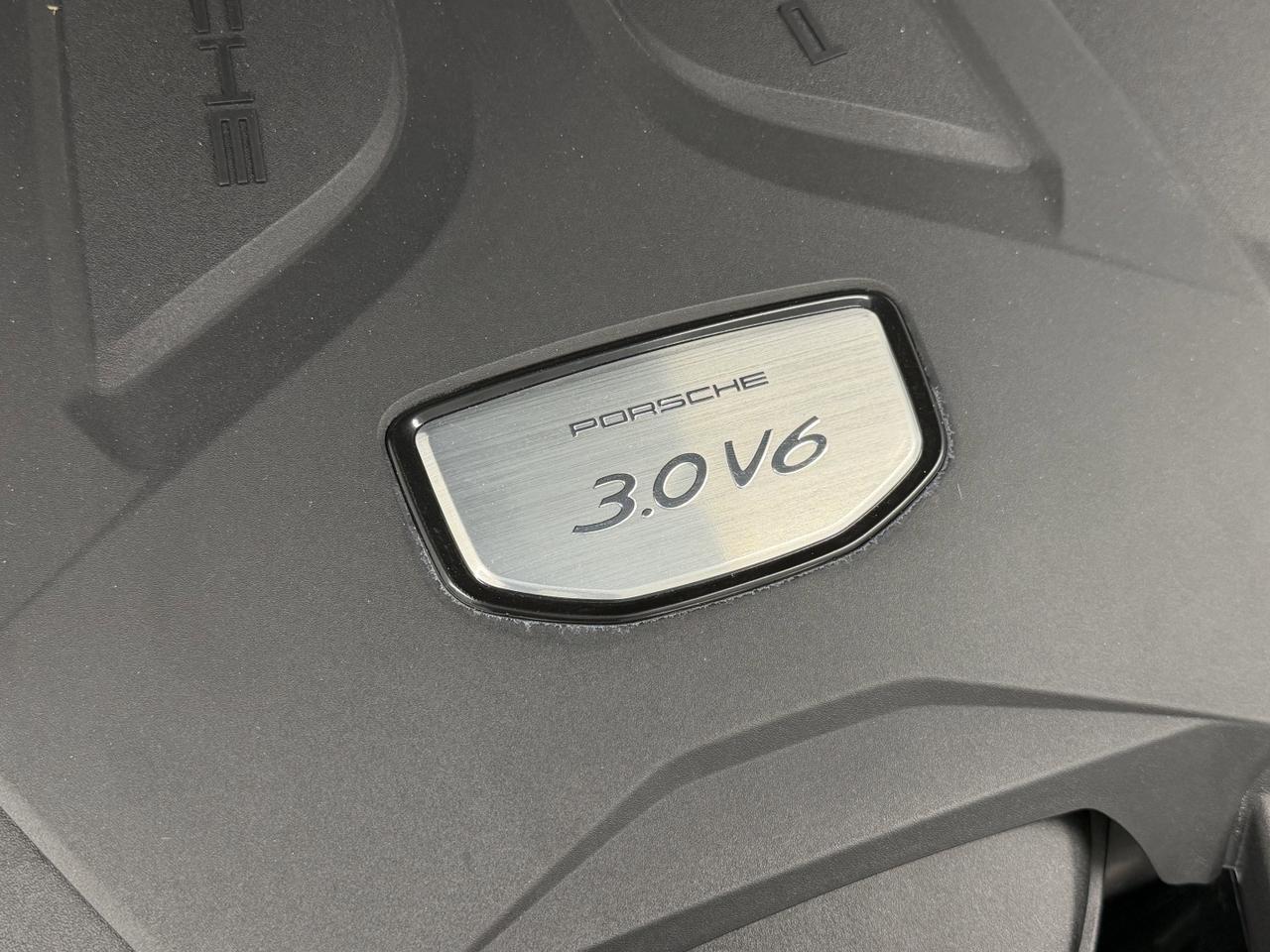 2023 Porsche Cayenne Platinum Edition Newark DE