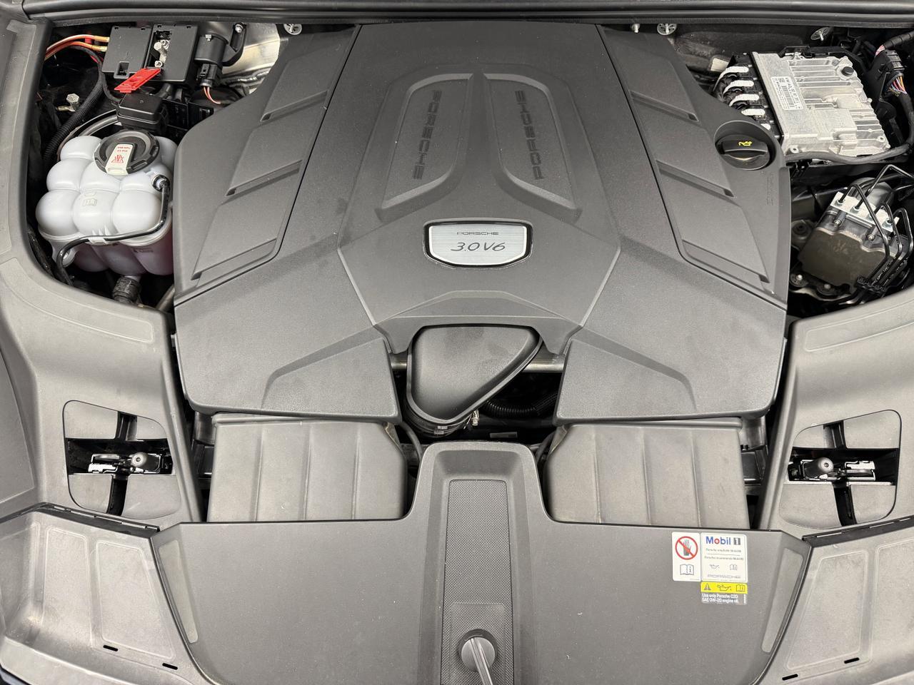 2023 Porsche Cayenne Platinum Edition Newark DE