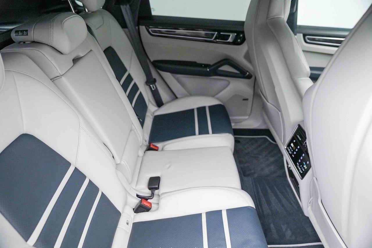 2023 Porsche Cayenne Platinum Edition Newport Beach CA