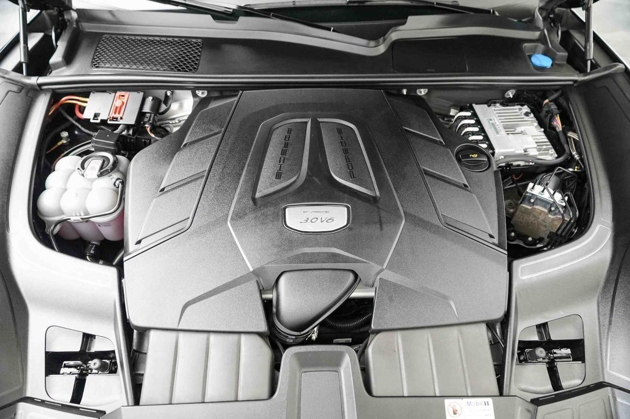 2023 Porsche Cayenne Platinum Edition Newport Beach CA