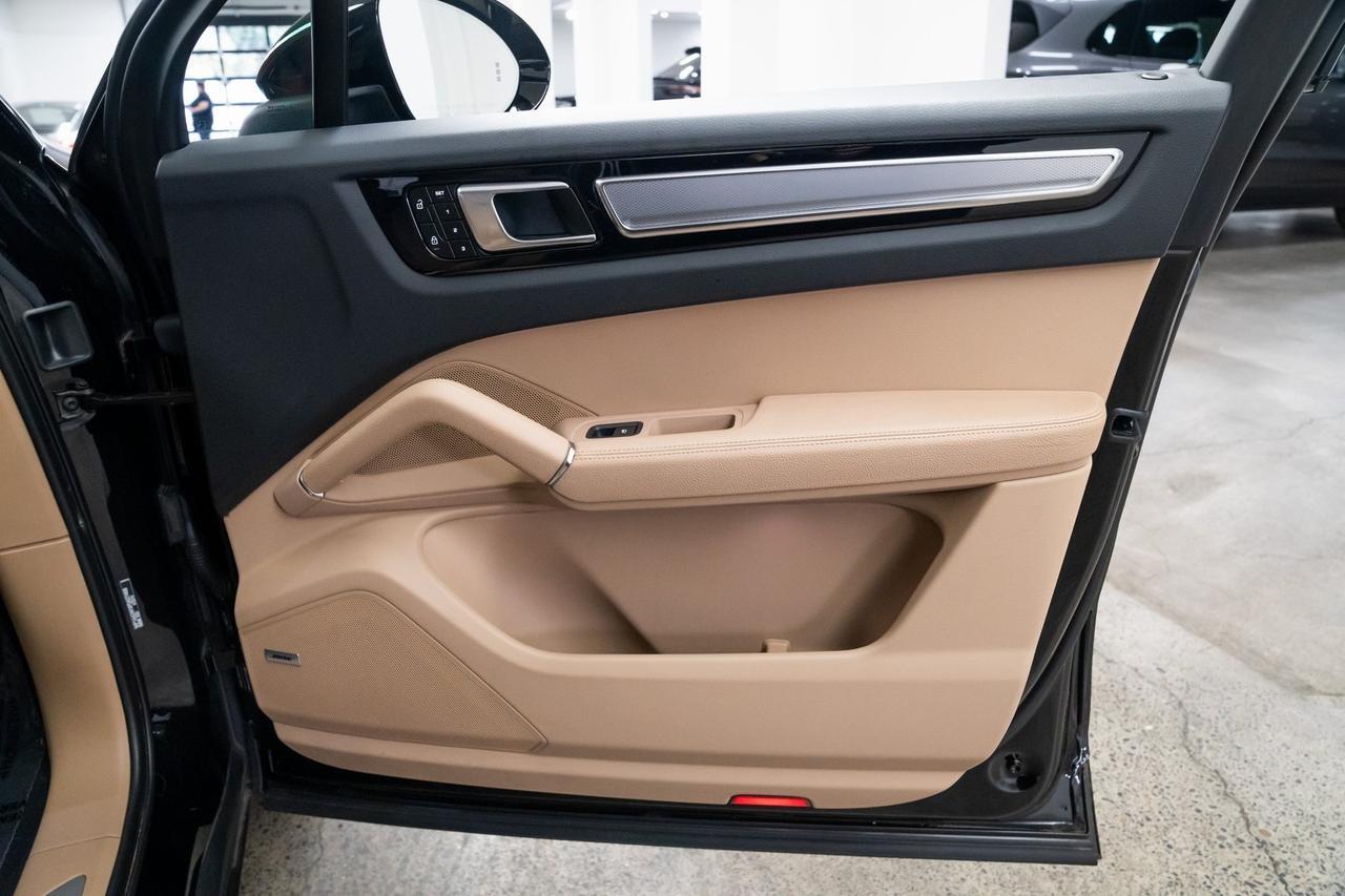 2023 Porsche Cayenne Platinum Edition Night Vision Adaptive Air Suspension Portland OR