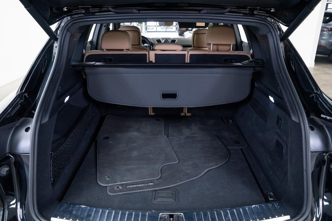 2023 Porsche Cayenne Platinum Edition Night Vision Adaptive Air Suspension Portland OR