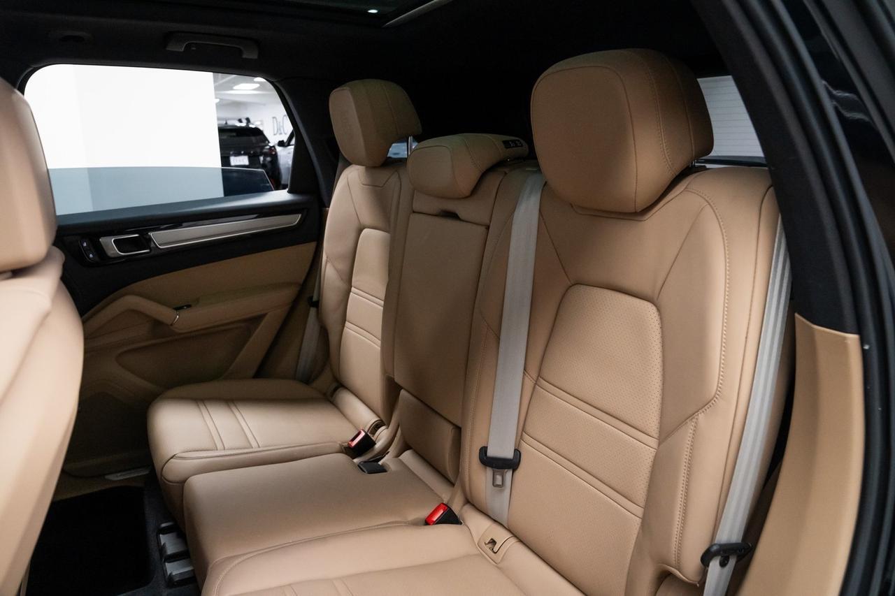 2023 Porsche Cayenne Platinum Edition Night Vision Adaptive Air Suspension Portland OR