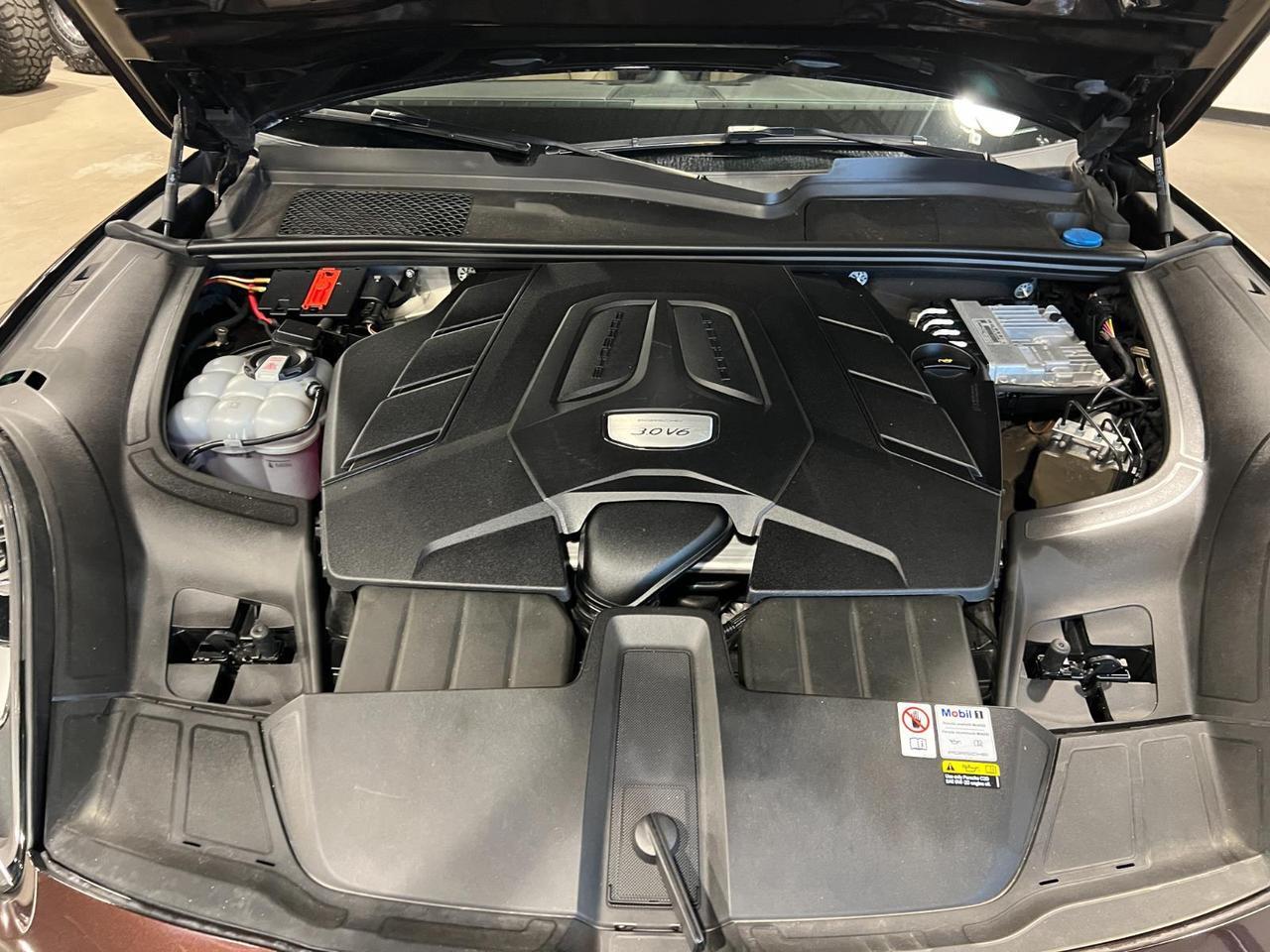 2023 Porsche Cayenne Platinum Edition Parker CO