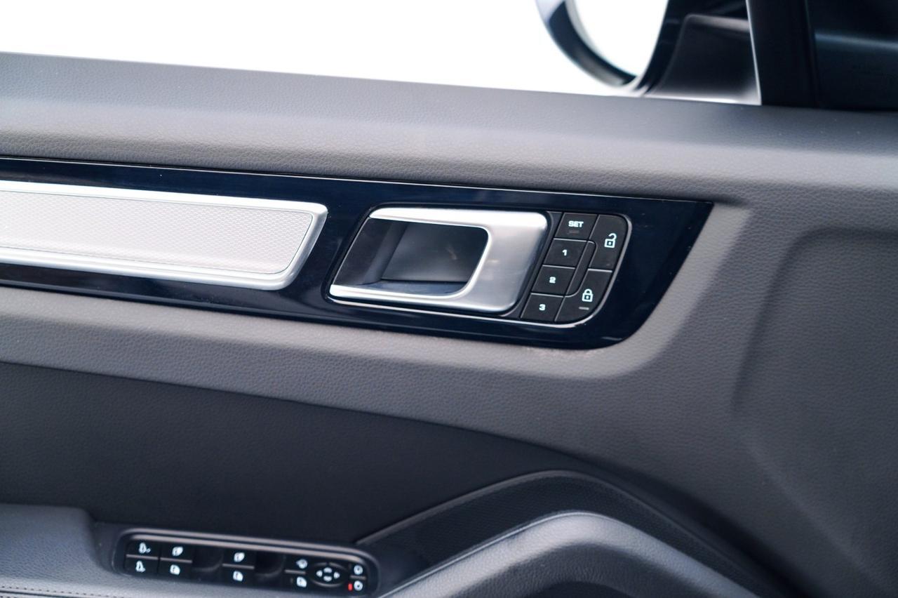 2023 Porsche Cayenne Platinum Edition Pompano Beach FL