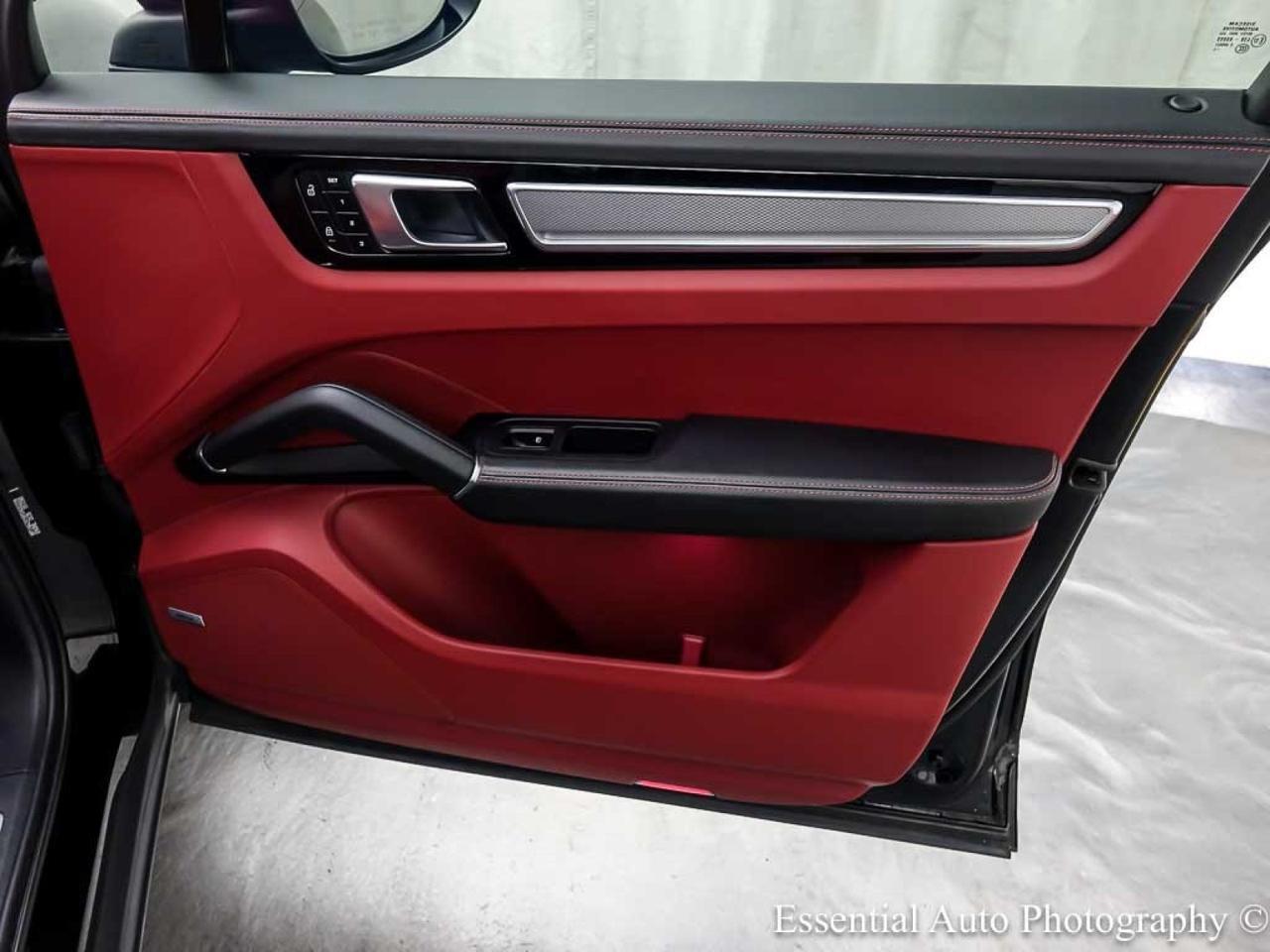 2023 Porsche Cayenne Platinum Edition Willowbrook IL