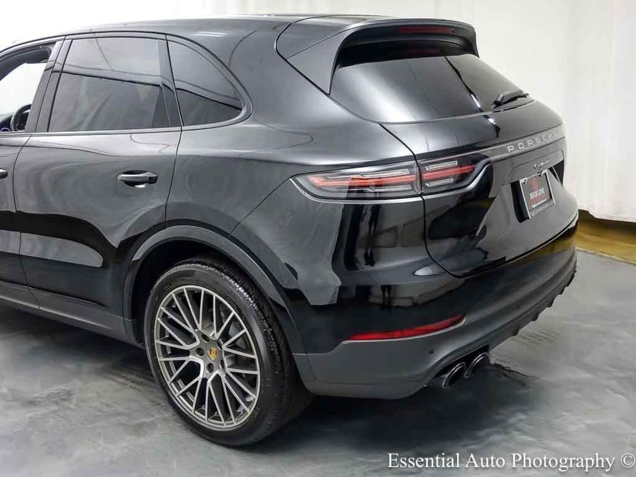 2023 Porsche Cayenne Platinum Edition Willowbrook IL