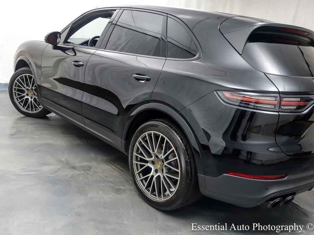 2023 Porsche Cayenne Platinum Edition Willowbrook IL