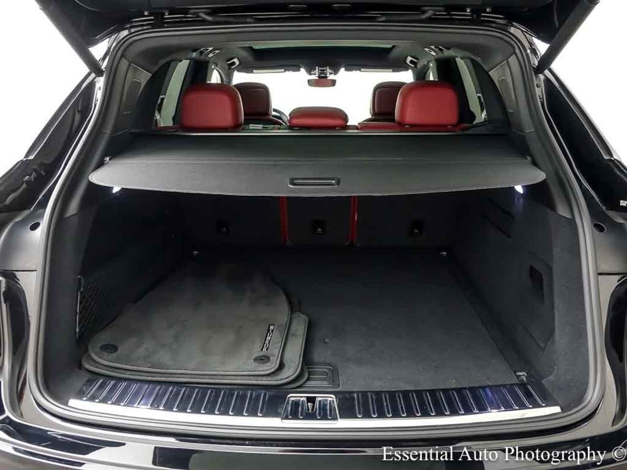 2023 Porsche Cayenne Platinum Edition Willowbrook IL