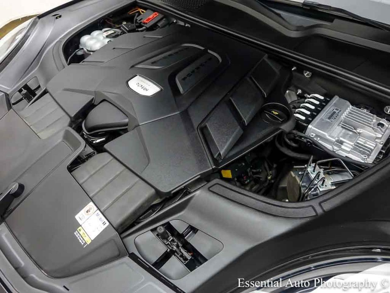 2023 Porsche Cayenne Platinum Edition Willowbrook IL