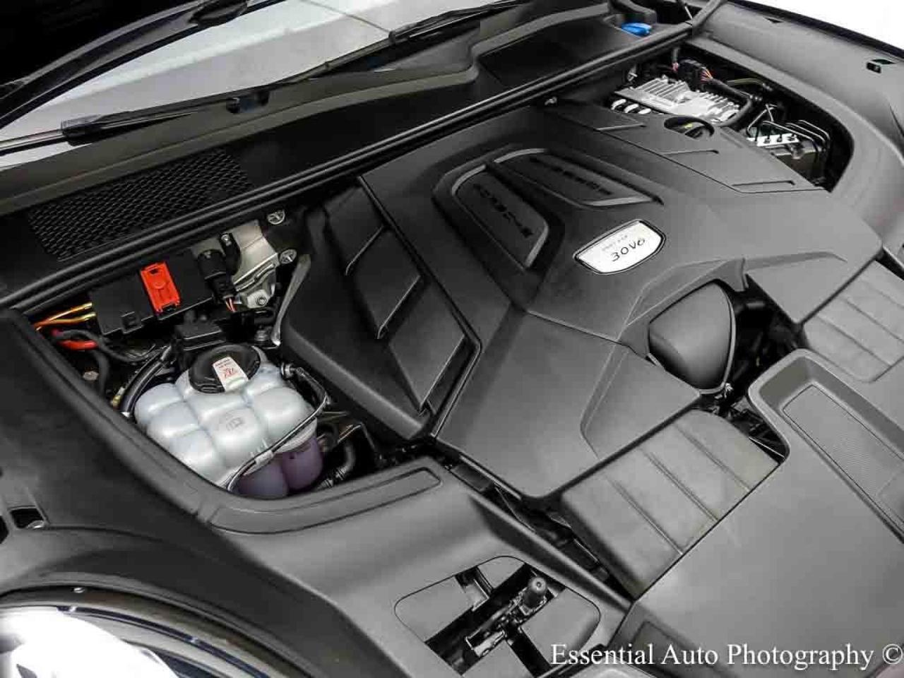 2023 Porsche Cayenne Platinum Edition Willowbrook IL