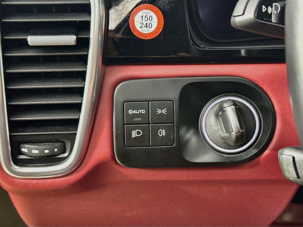 2023 Porsche Cayenne Platinum Edition Willowbrook IL