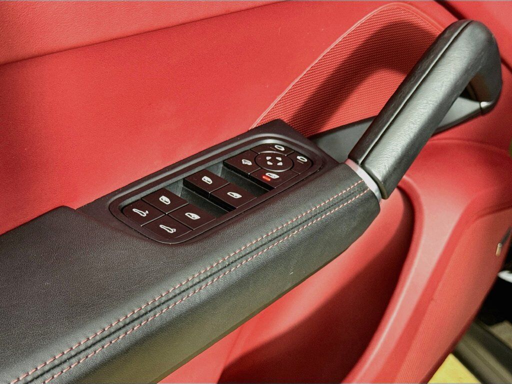2023 Porsche Cayenne Platinum Edition Willowbrook IL