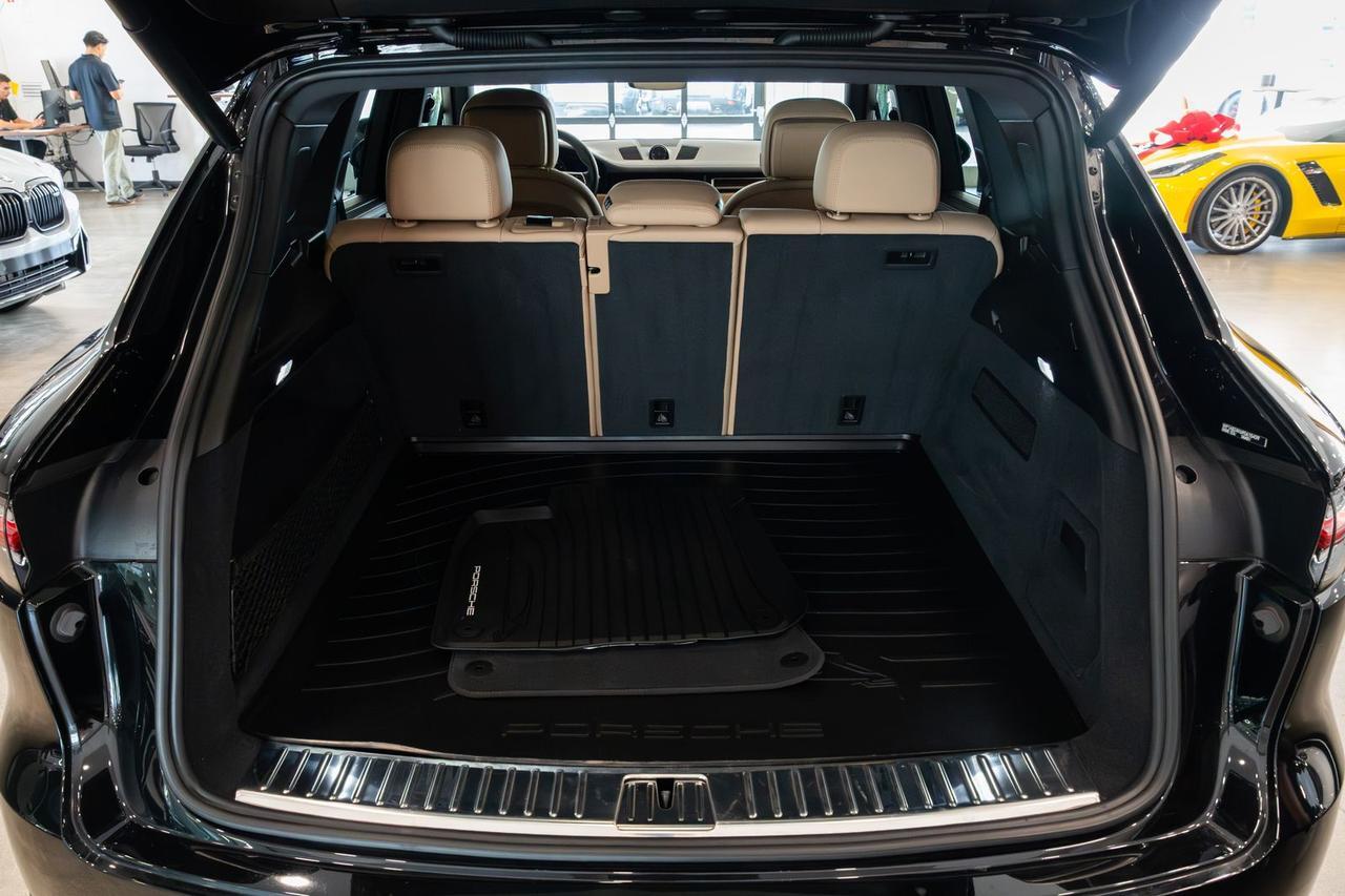 2023 Porsche Cayenne S Gladstone OR