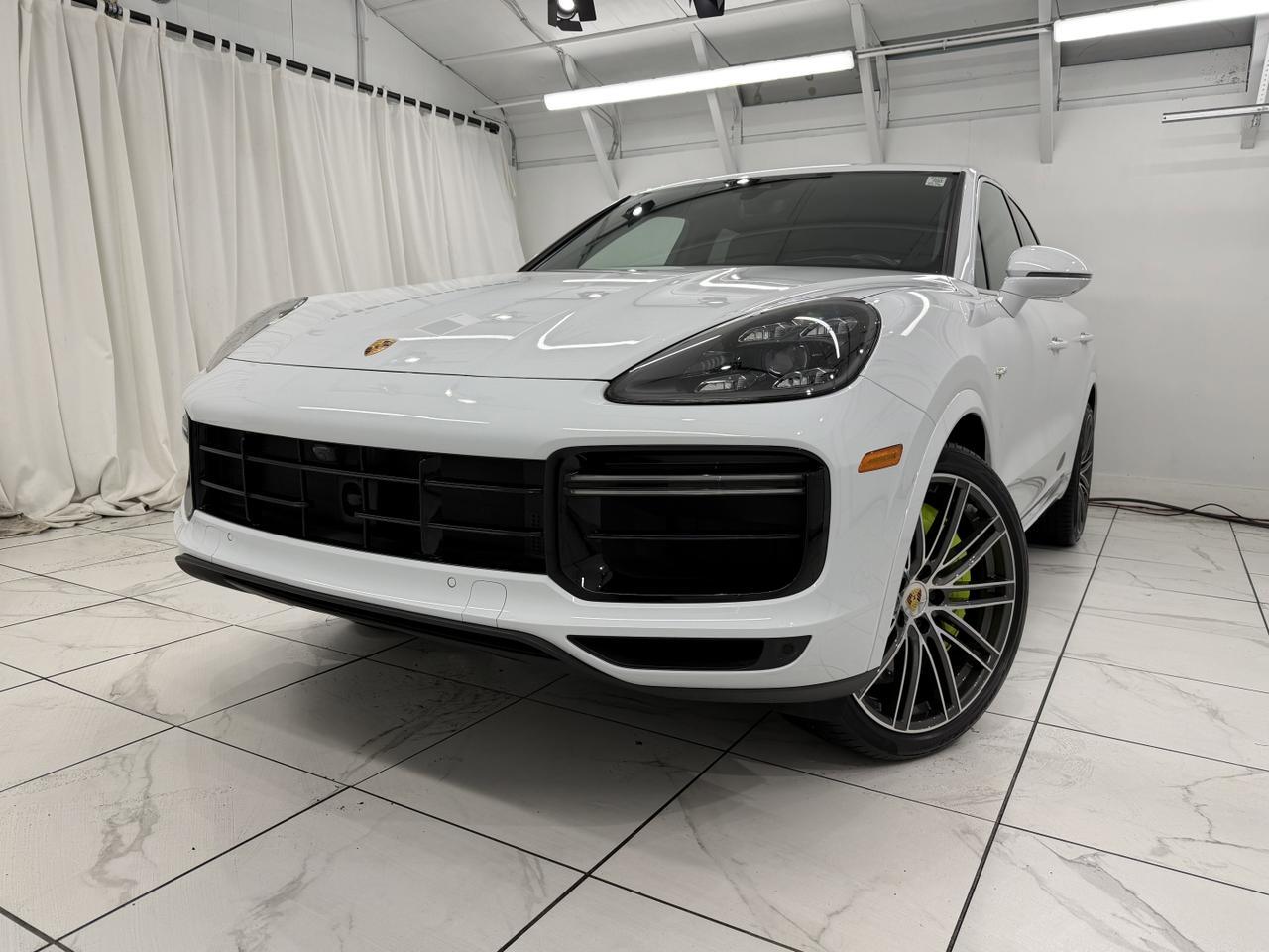 2023 Porsche Cayenne Turbo S E-Hybrid Newark DE