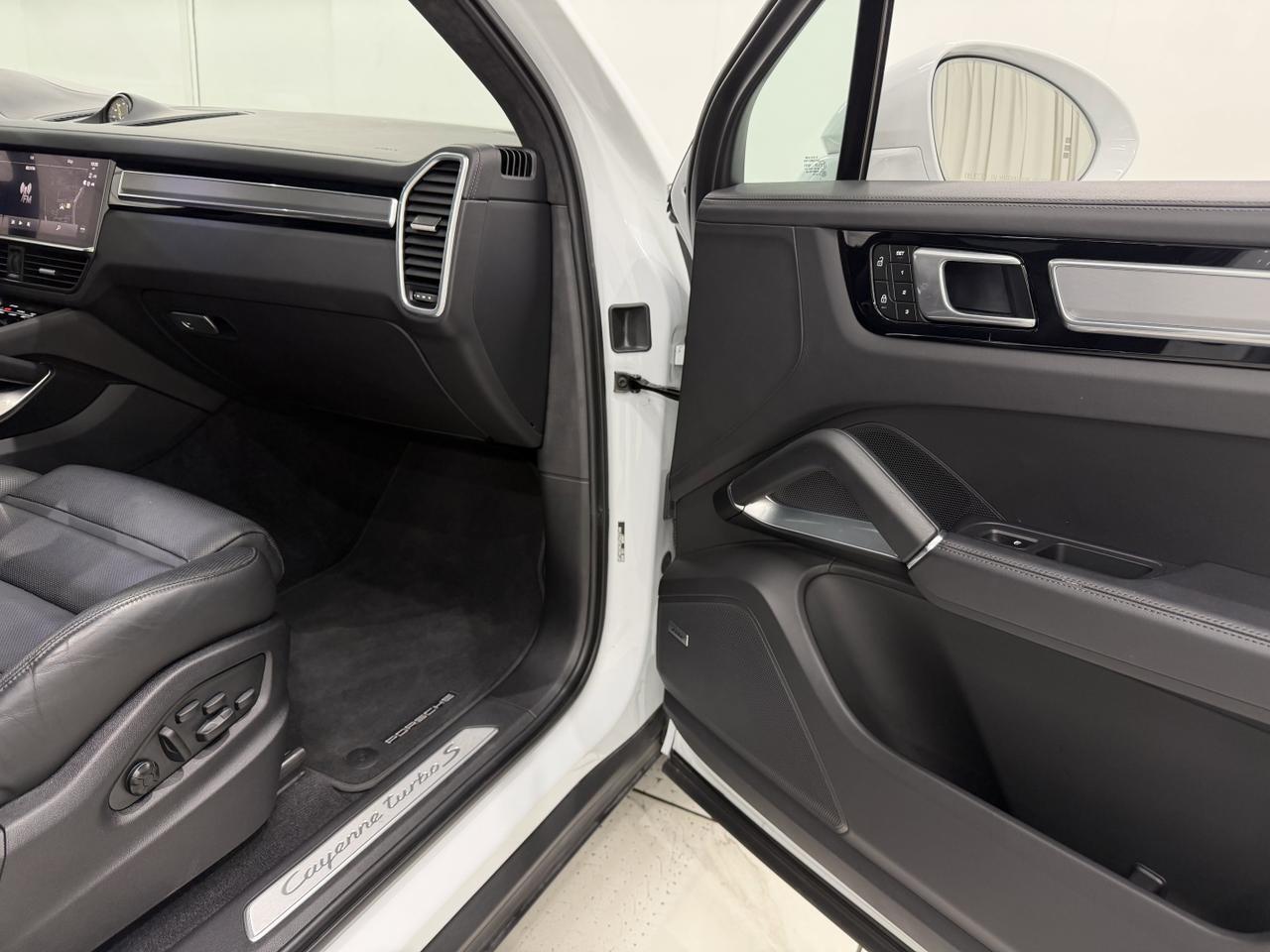 2023 Porsche Cayenne Turbo S E-Hybrid Newark DE