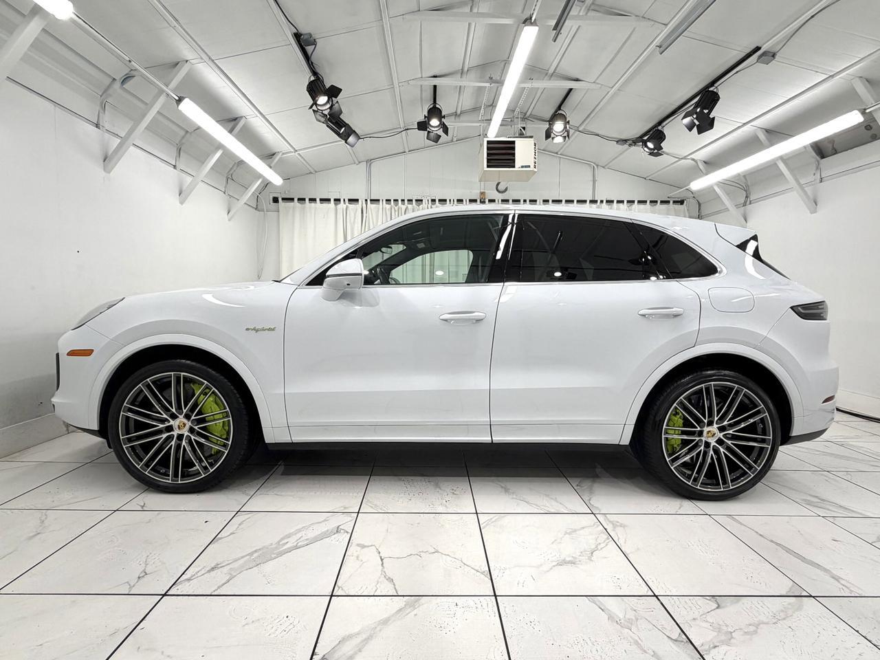 2023 Porsche Cayenne Turbo S E-Hybrid Newark DE
