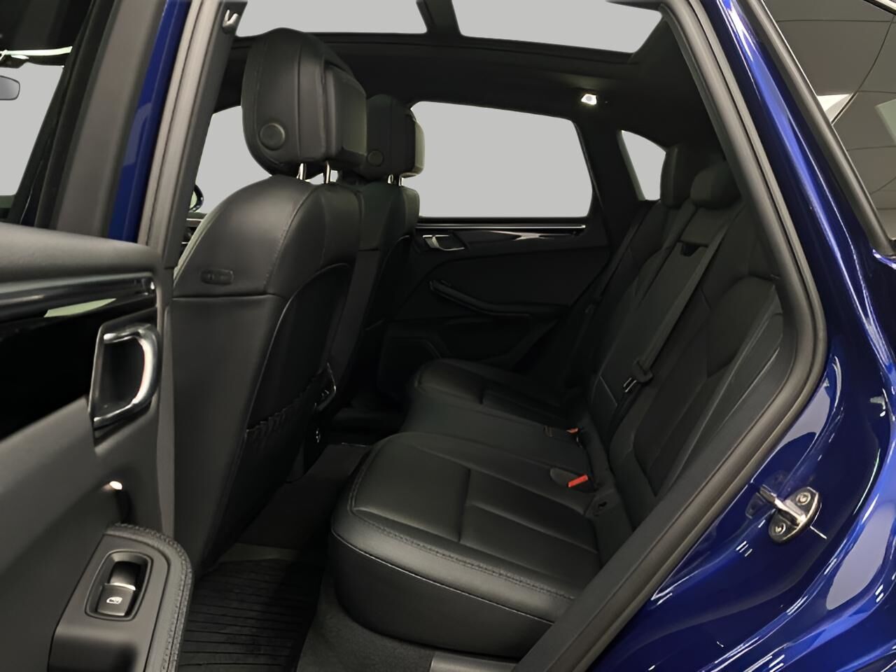 2023 Porsche Macan Appleton WI