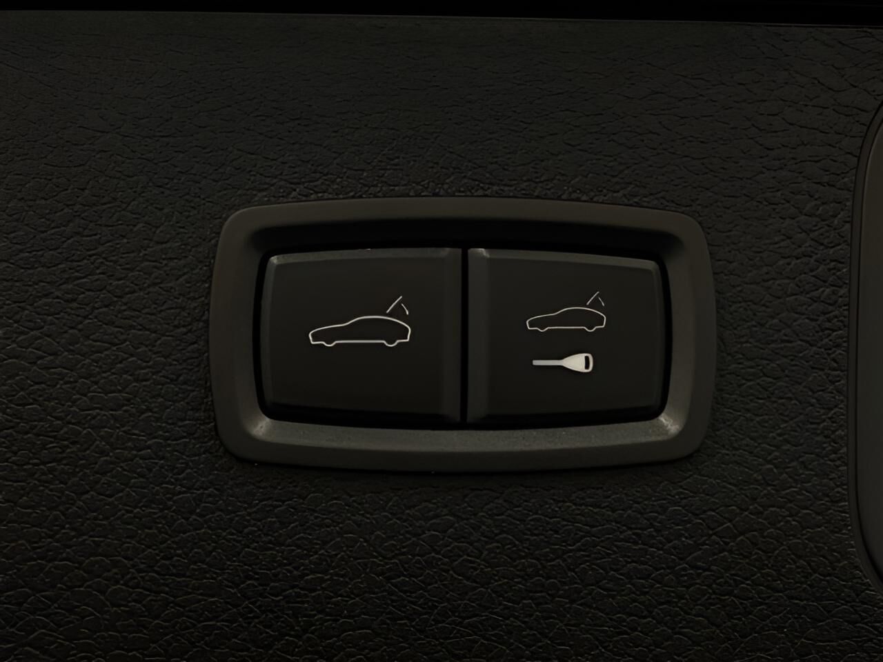 2023 Porsche Macan Appleton WI
