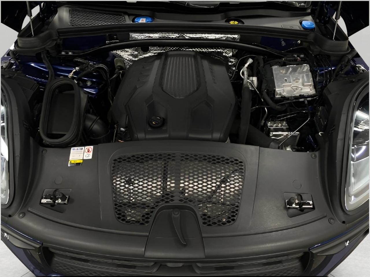 2023 Porsche Macan Appleton WI