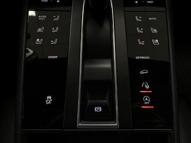 2023 Porsche Macan Appleton WI