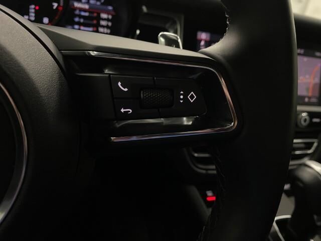 2023 Porsche Macan Appleton WI