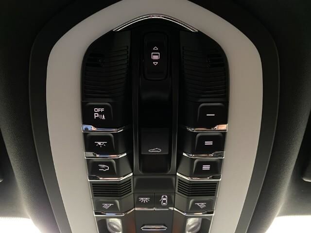 2023 Porsche Macan Appleton WI